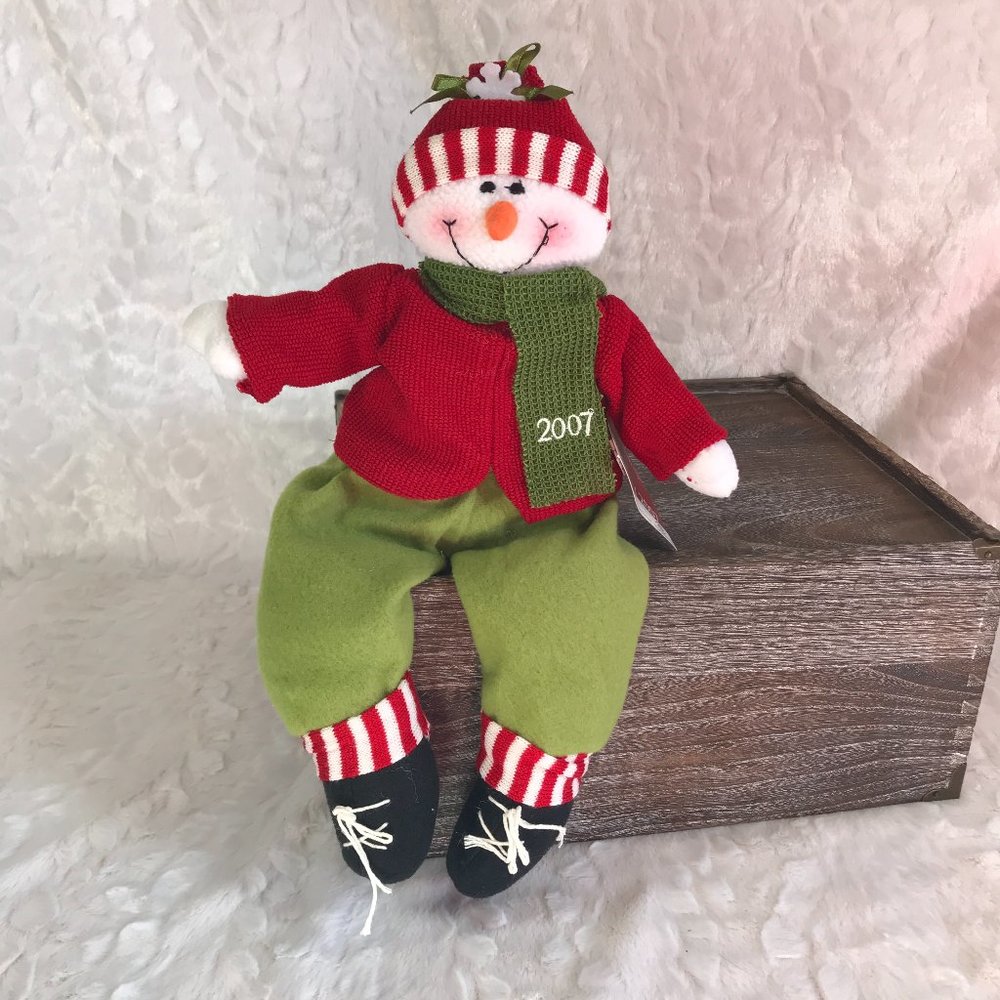 Retro 2007 shelf sitter snowman Bon Ton Tag